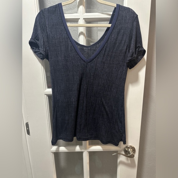 Lululemon Trikonasana Tee - Picture 5 of 6